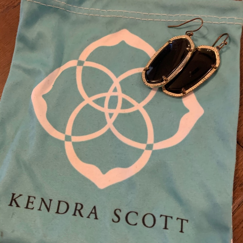 Kendra Scott Elle Gold Drop Earrings in Black